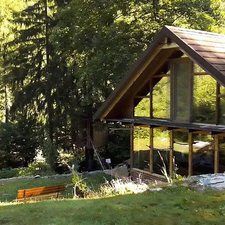 بيت للعطل Wild Art Wooden House Ig