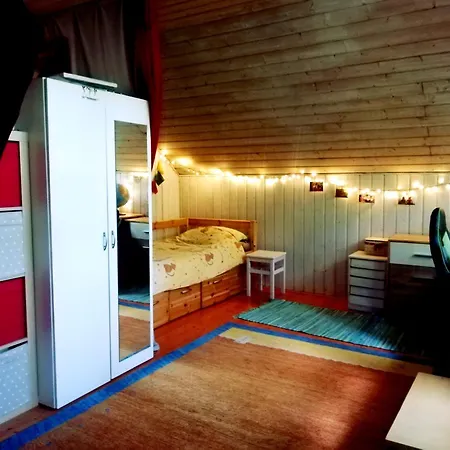 Wild Art Wooden House بيت للعطل *