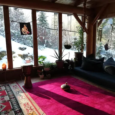 بيت للعطل Wild Art Wooden House *