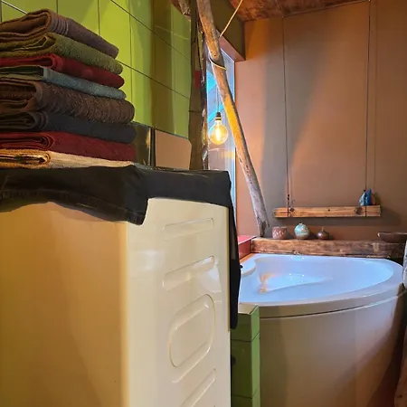 بيت للعطل Wild Art Wooden House Ig