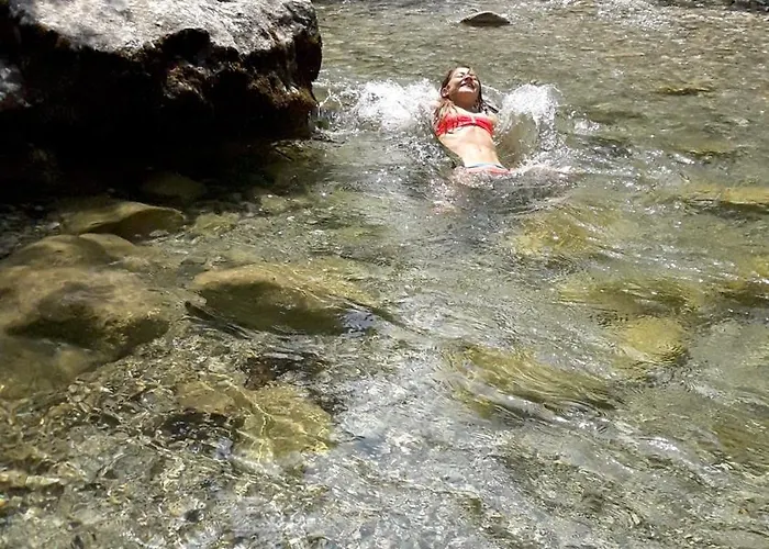 Wild Art Wooden House Сasa de vacaciones *