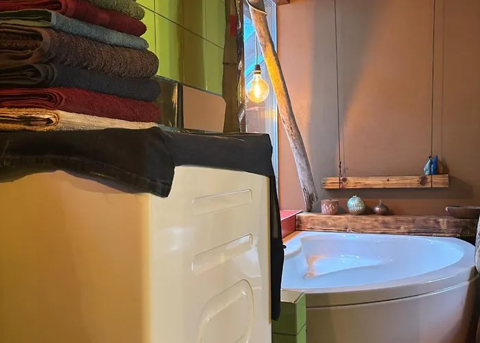 בית נופש Wild Art Wooden House Ig