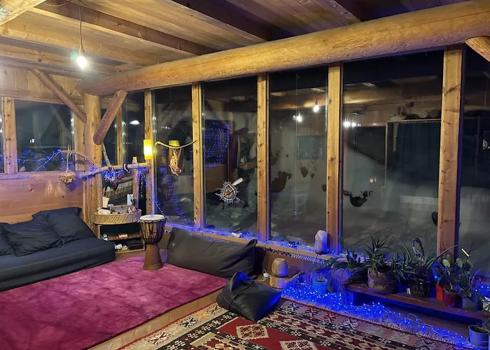 Wild Art Wooden House בית נופש *